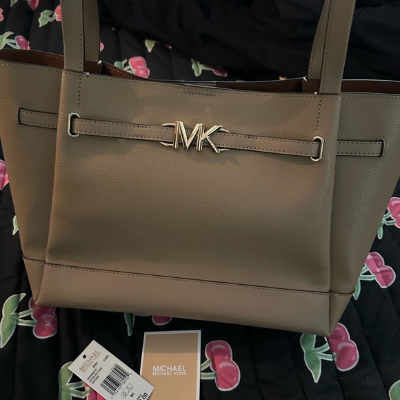 Michael Kors Tan Leather Tote Bag - Picture 4 of 6